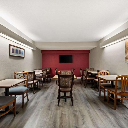 Econo Lodge Richmond Buitenkant foto