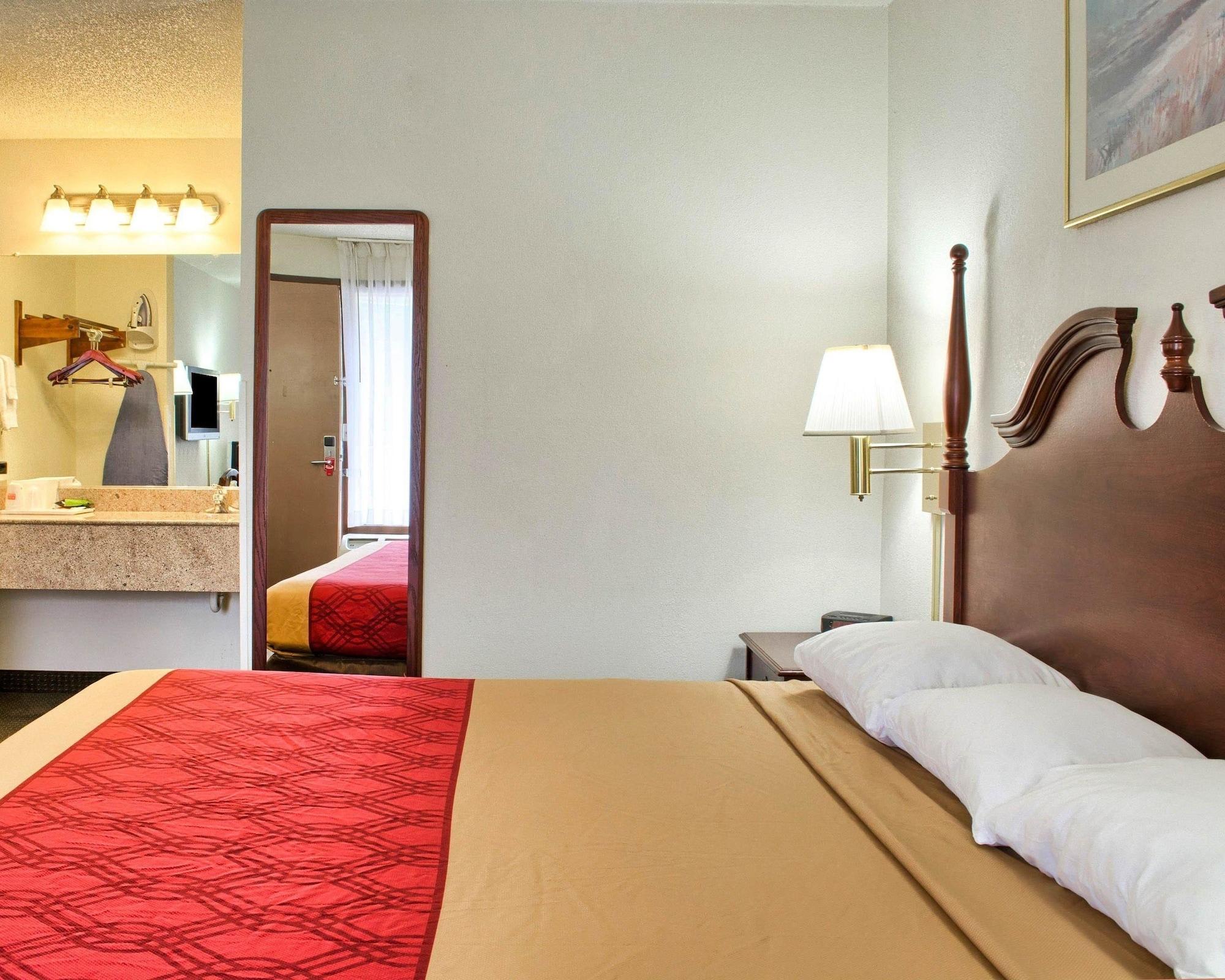 Econo Lodge Richmond Buitenkant foto