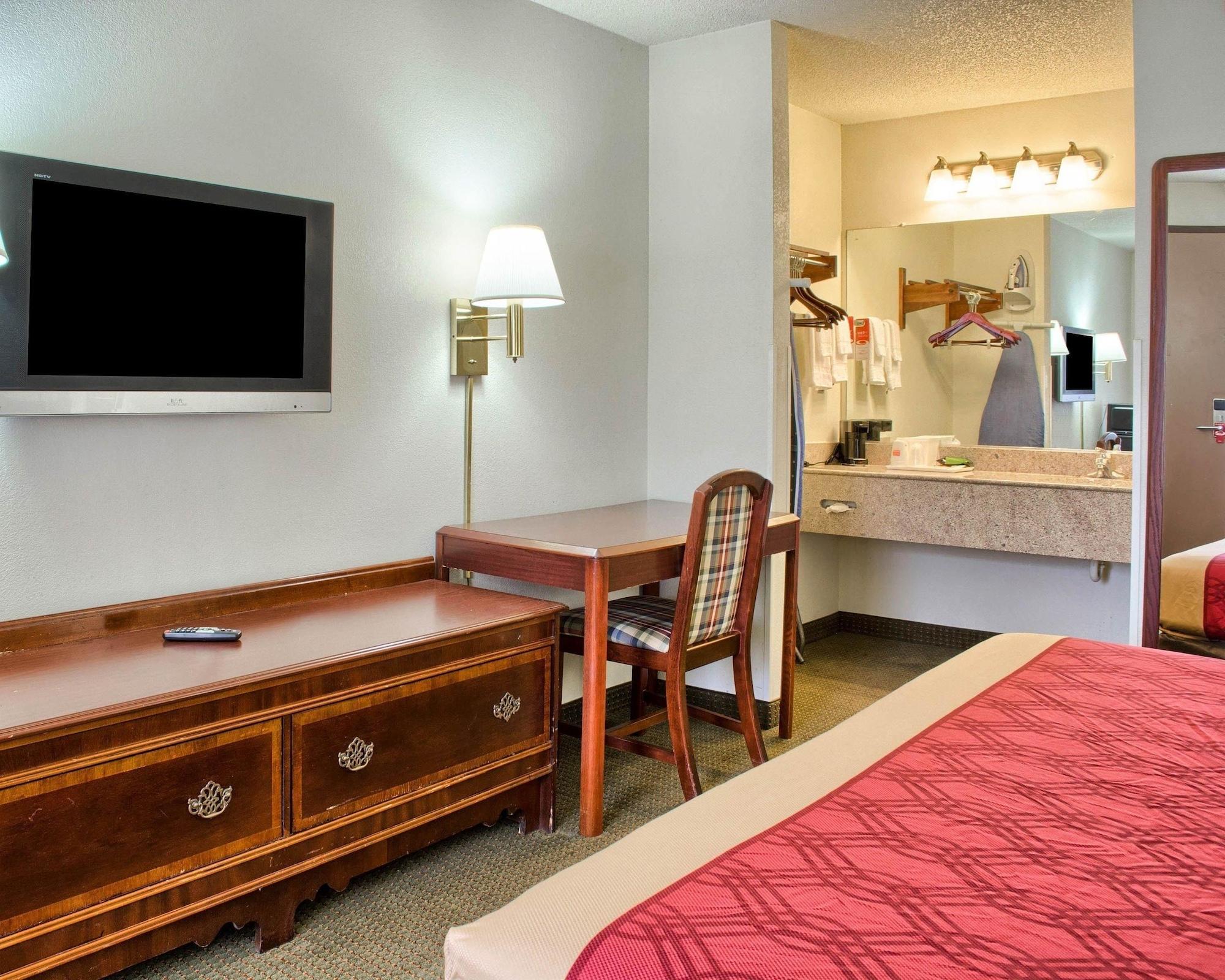 Econo Lodge Richmond Buitenkant foto