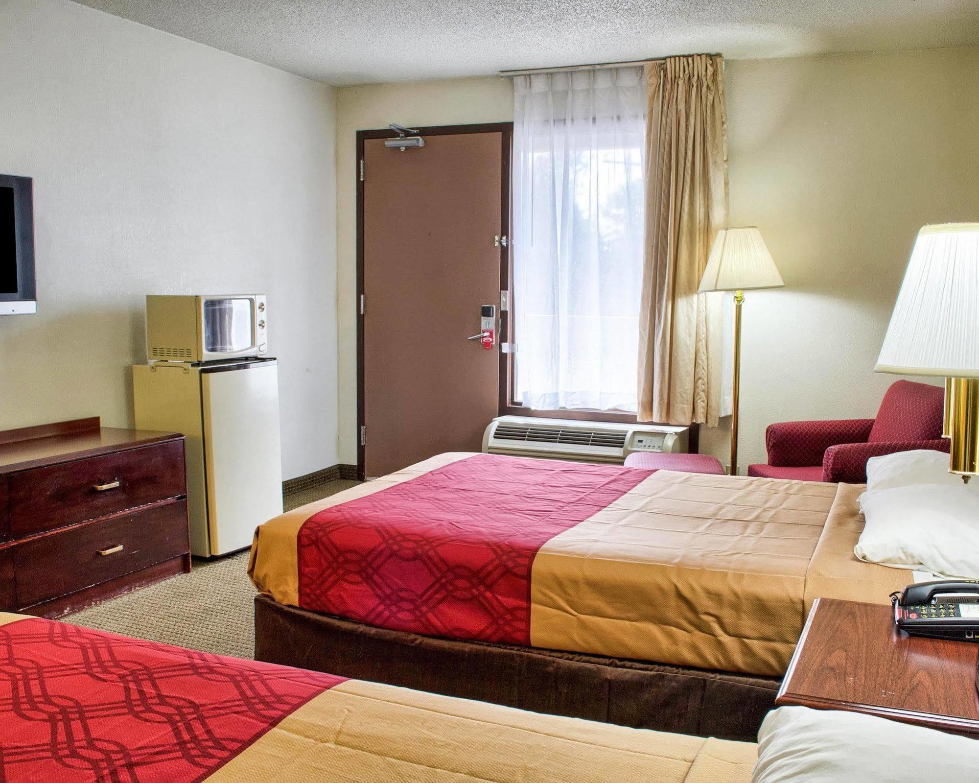 Econo Lodge Richmond Buitenkant foto