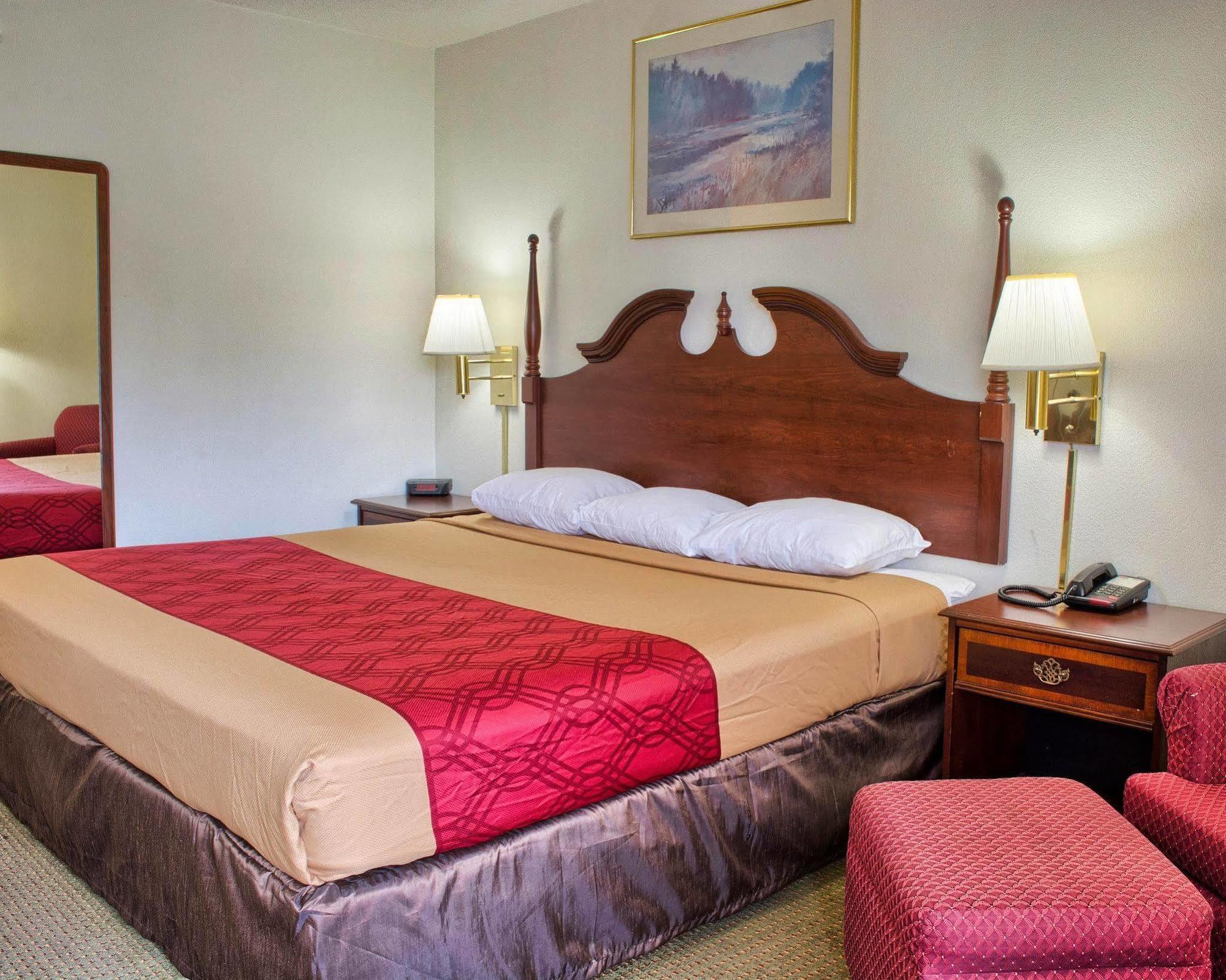 Econo Lodge Richmond Buitenkant foto