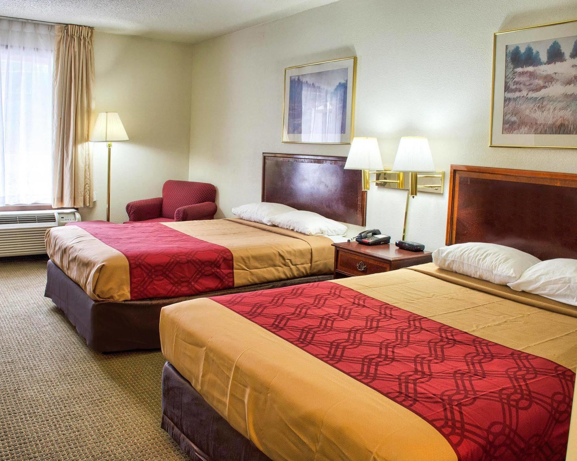 Econo Lodge Richmond Buitenkant foto
