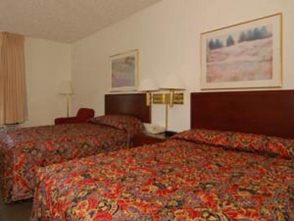 Econo Lodge Richmond Buitenkant foto